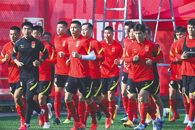 成都上次取胜还是10月17日赢梅州，自那之后6场比赛4平2负