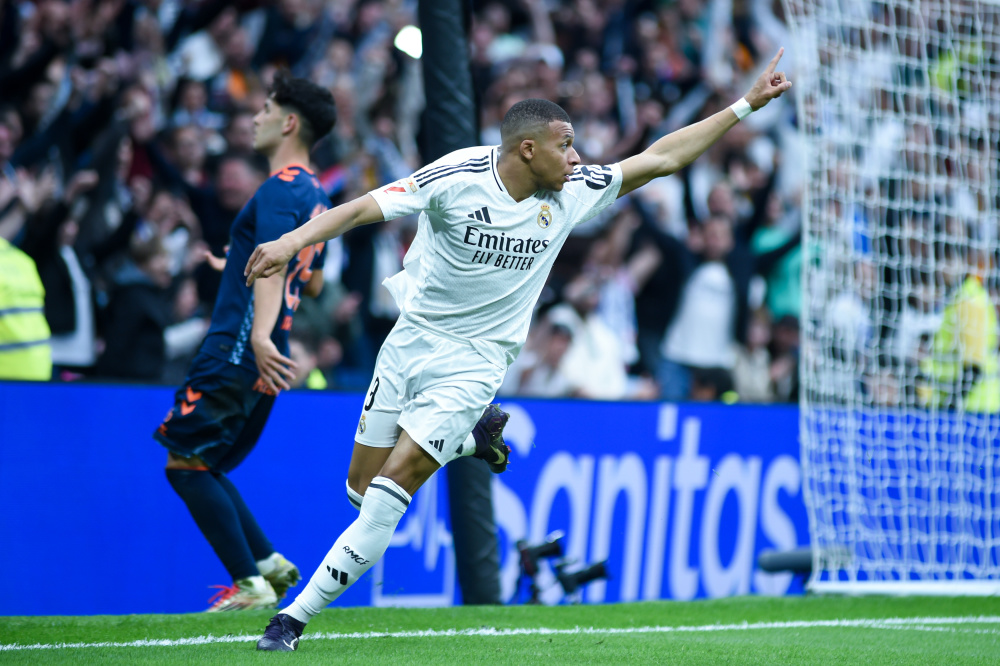 同病相怜！老鹰中锋弗洛林过去几个月一直在与塔图姆交流康复经验