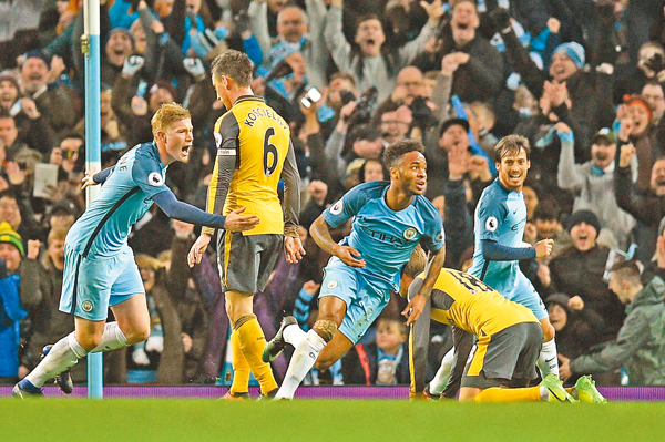 那个受伤倒地的瞬间让人揪心