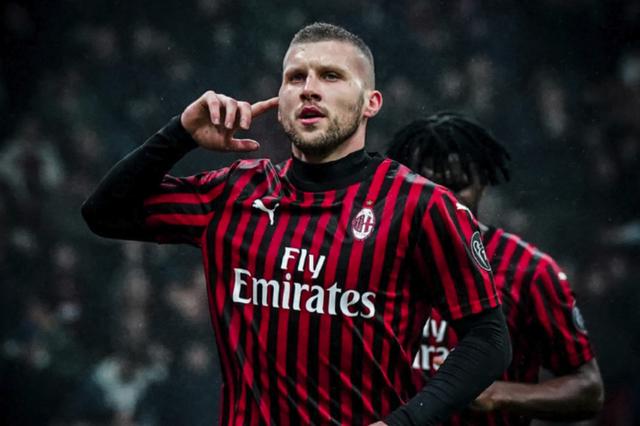 意媒：伊布曾想帮米兰签回弟媳，但被富拉尼和阿莱格里否决（意媒曝：伊布欲助米兰重签弟媳，遭富拉尼与阿莱格里否决）