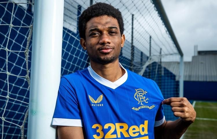 切尔西队长里斯詹姆斯26岁生日，34次欧冠出场助蓝军登顶（里斯·詹姆斯26岁生日：切尔西队长34场欧冠曾助蓝军加冕）