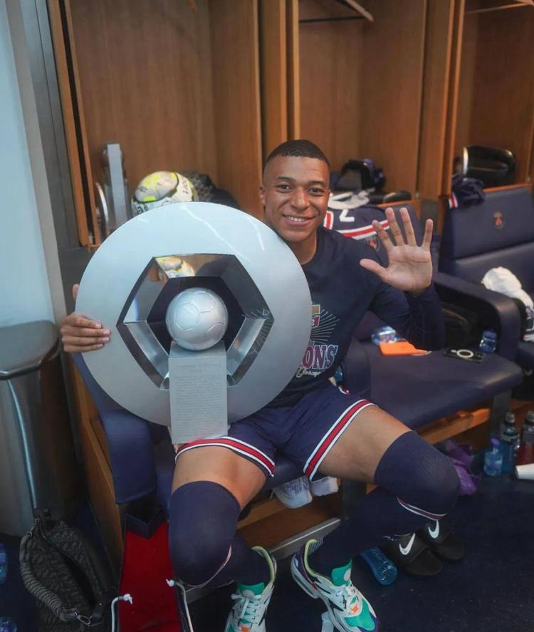 米体：弗拉泰西希望在冬窗离开国米，以获得更多的上场时间