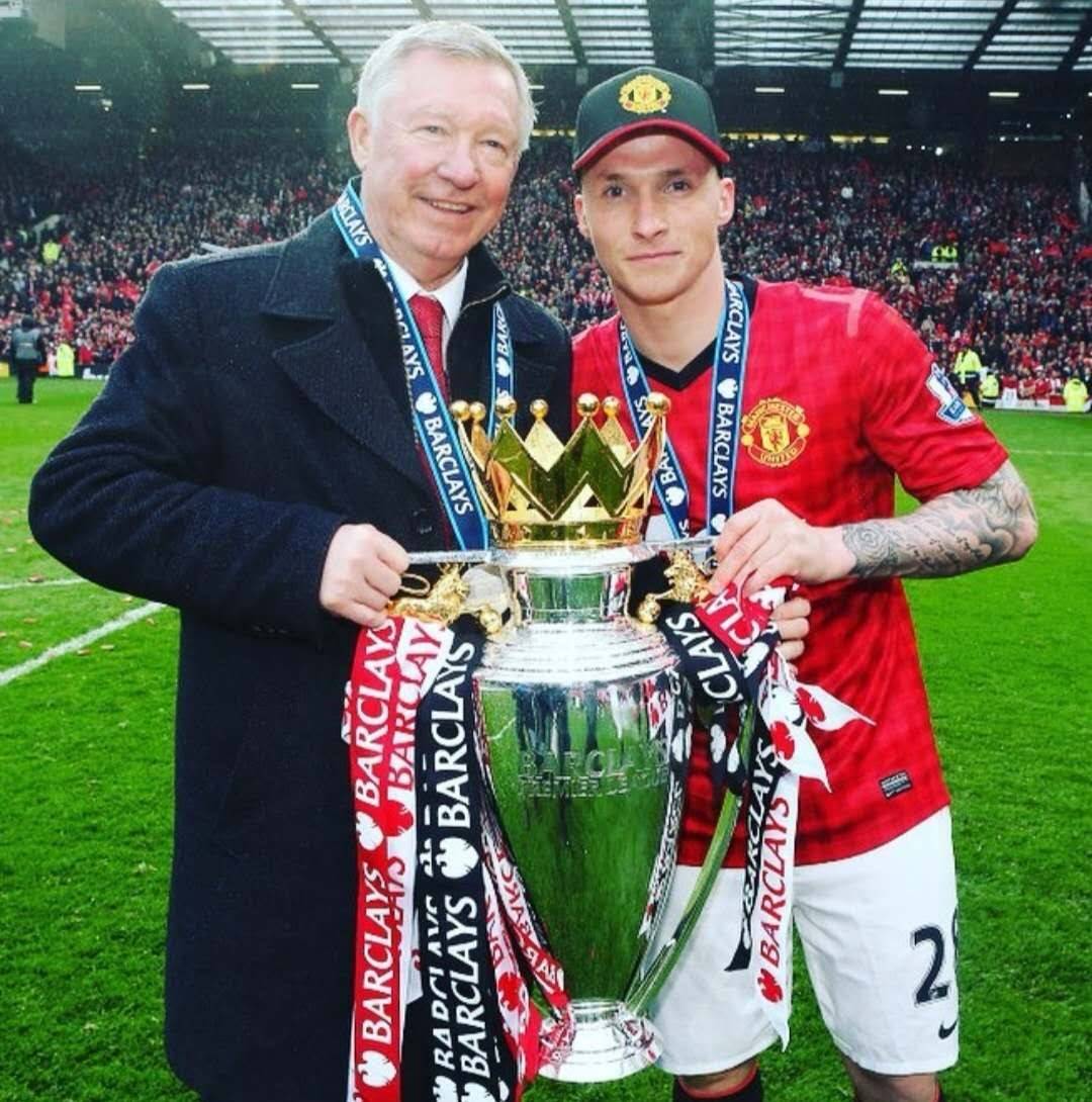 随着曼城1-2，利物浦0-3，英超最新争冠形势出炉：天助阿森纳得利