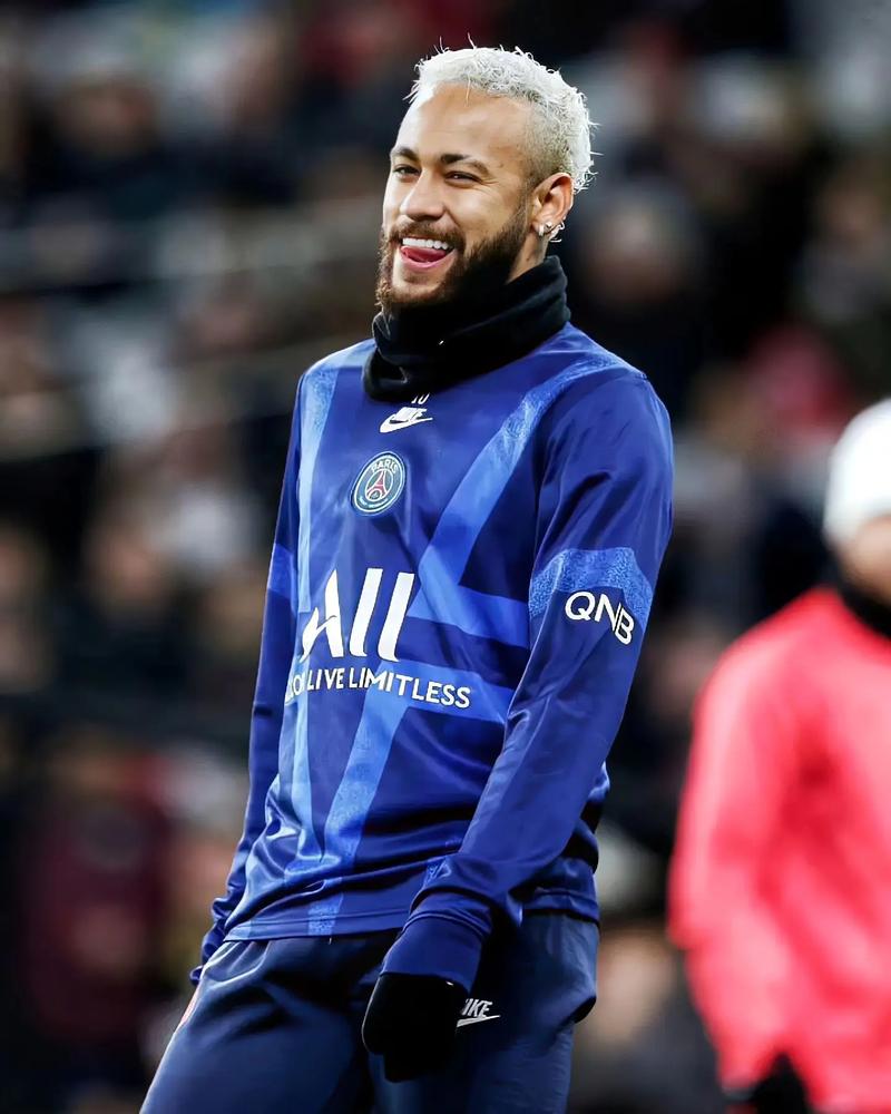 每体：马尔科姆佣金案已开始审理，多位前巴萨高管接受讯问