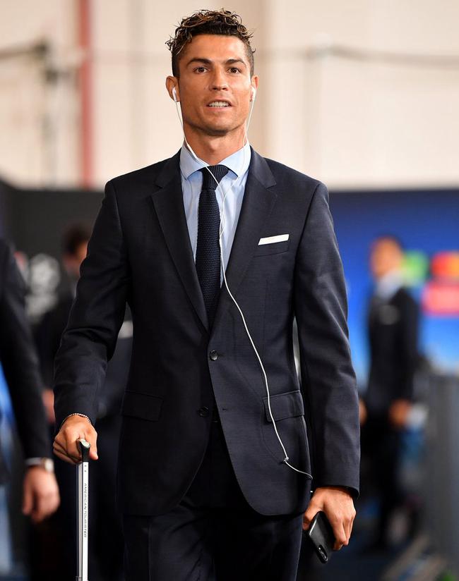 马杜埃凯：阿森纳能够赢得欧冠和英超，我们目前的状态非常好（马杜埃凯：阿森纳有实力问鼎英超与欧冠，球队状态正佳）